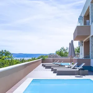 King And Queen Apartment